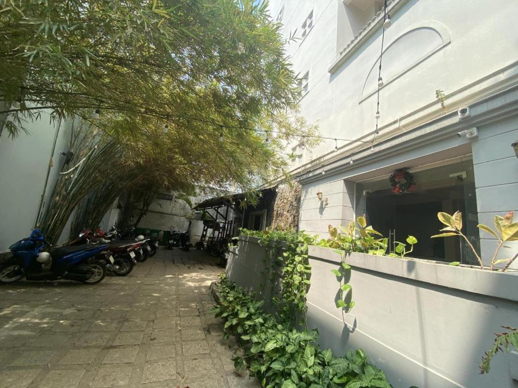 Amura Hotel Thu Duc Хошимин Экстерьер фото